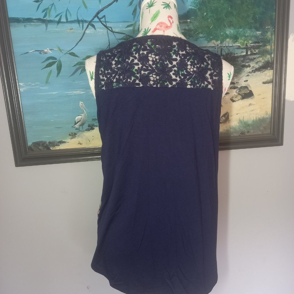Jeanswest navy floral top lace back sleeveless (14) - Picture 3 of 5